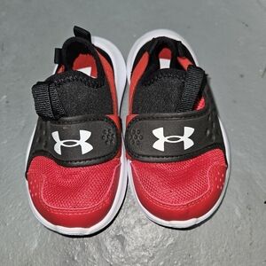 Under Armour toddler sneakers size 6 w